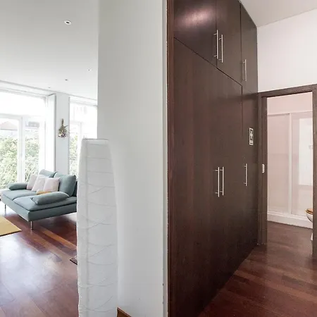 Apartment Bonjardim W/ Balcony By Lovelystay Porto