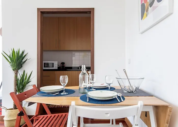 Bonjardim W/ Balcony By Lovelystay * Porto