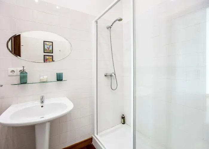 Apartament Bonjardim W/ Balcony By Lovelystay