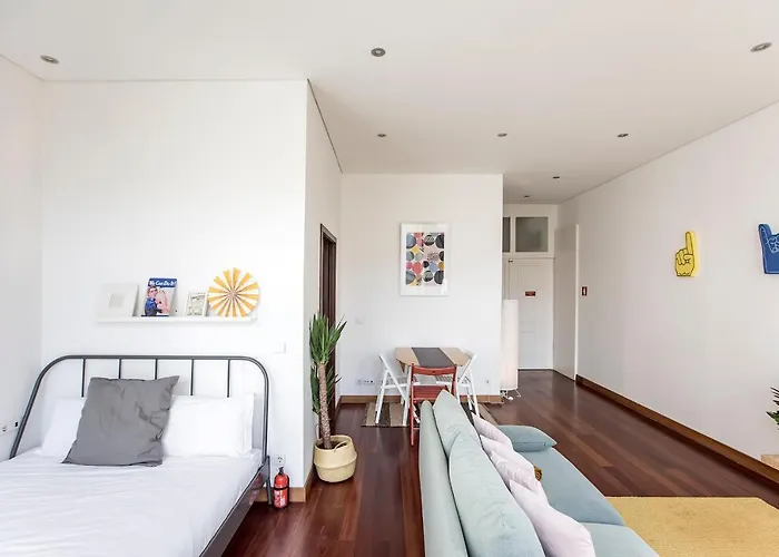 Apartment Bonjardim W/ Balcony By Lovelystay *