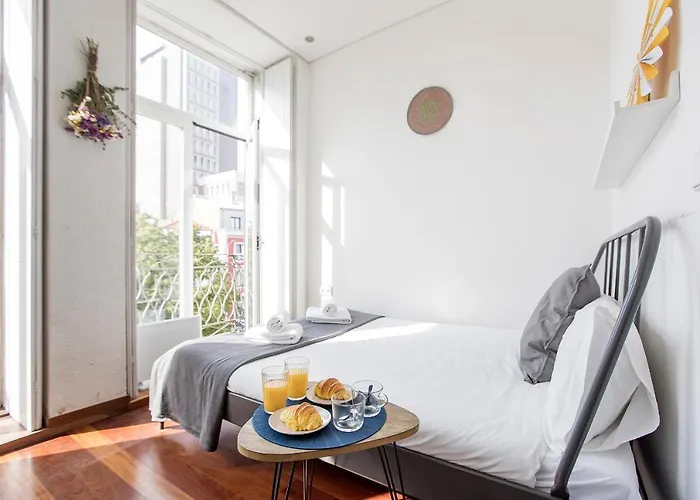 Bonjardim W/ Balcony By Lovelystay Porto